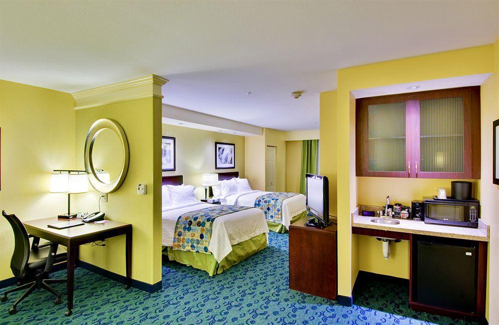 Springhill By Marriott Riverside 3* Corona