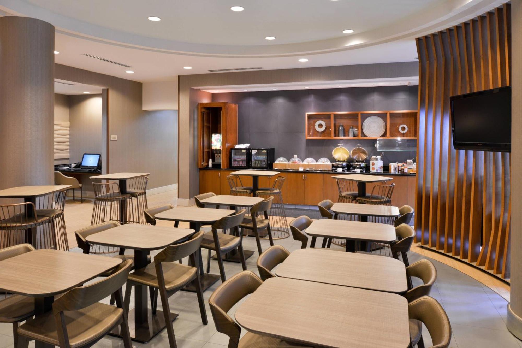 Hotel Springhill By Marriott Riverside