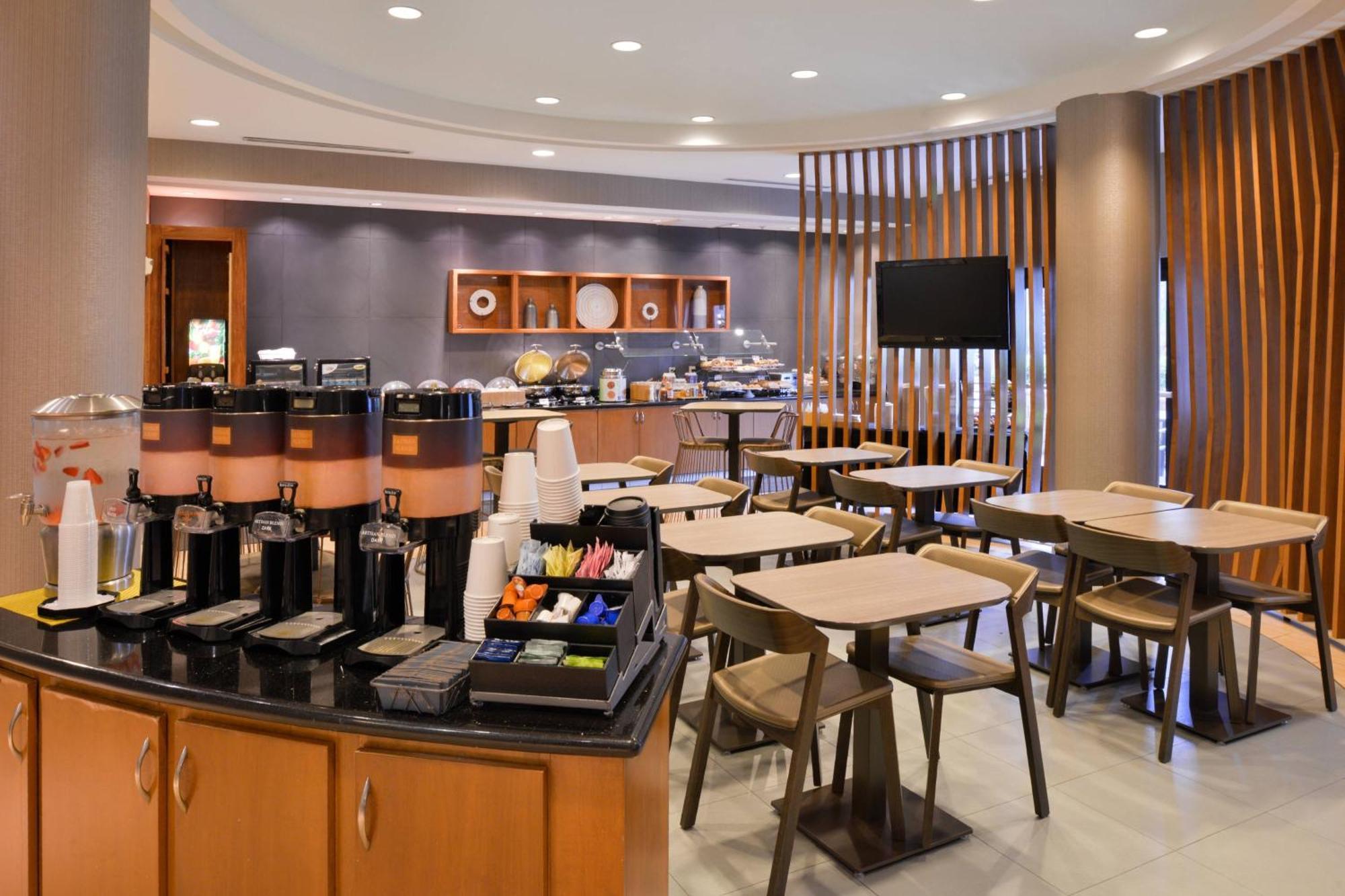 Hotel Springhill By Marriott Riverside 3*
