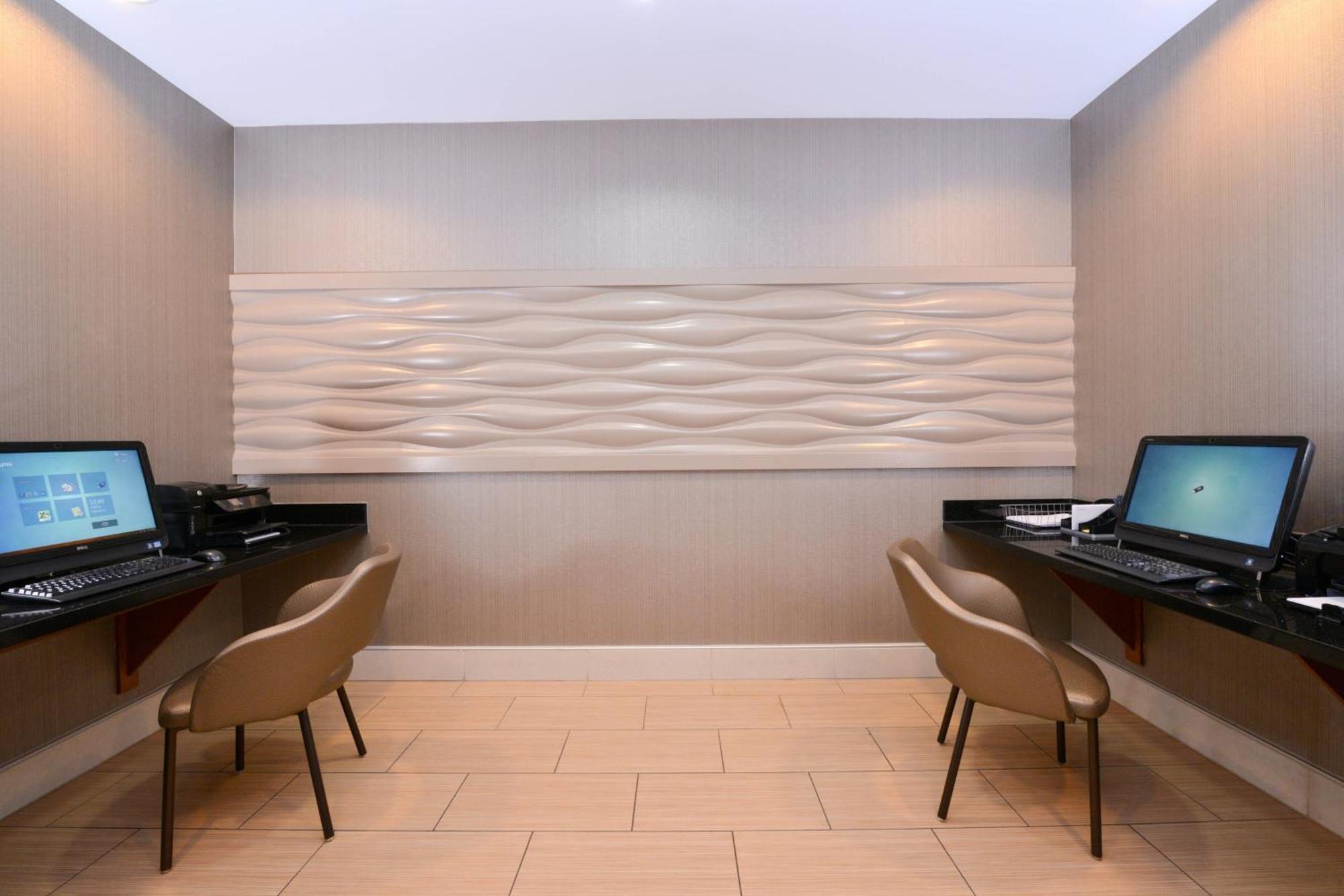 Hotel Springhill By Marriott Riverside