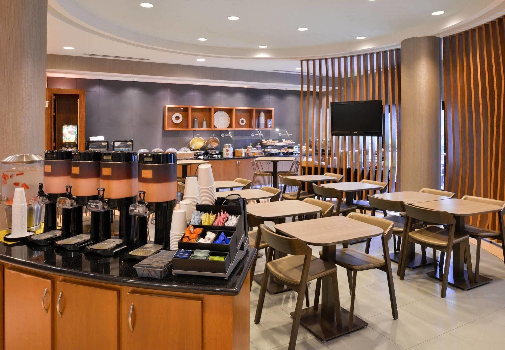 Springhill By Marriott Riverside 3*