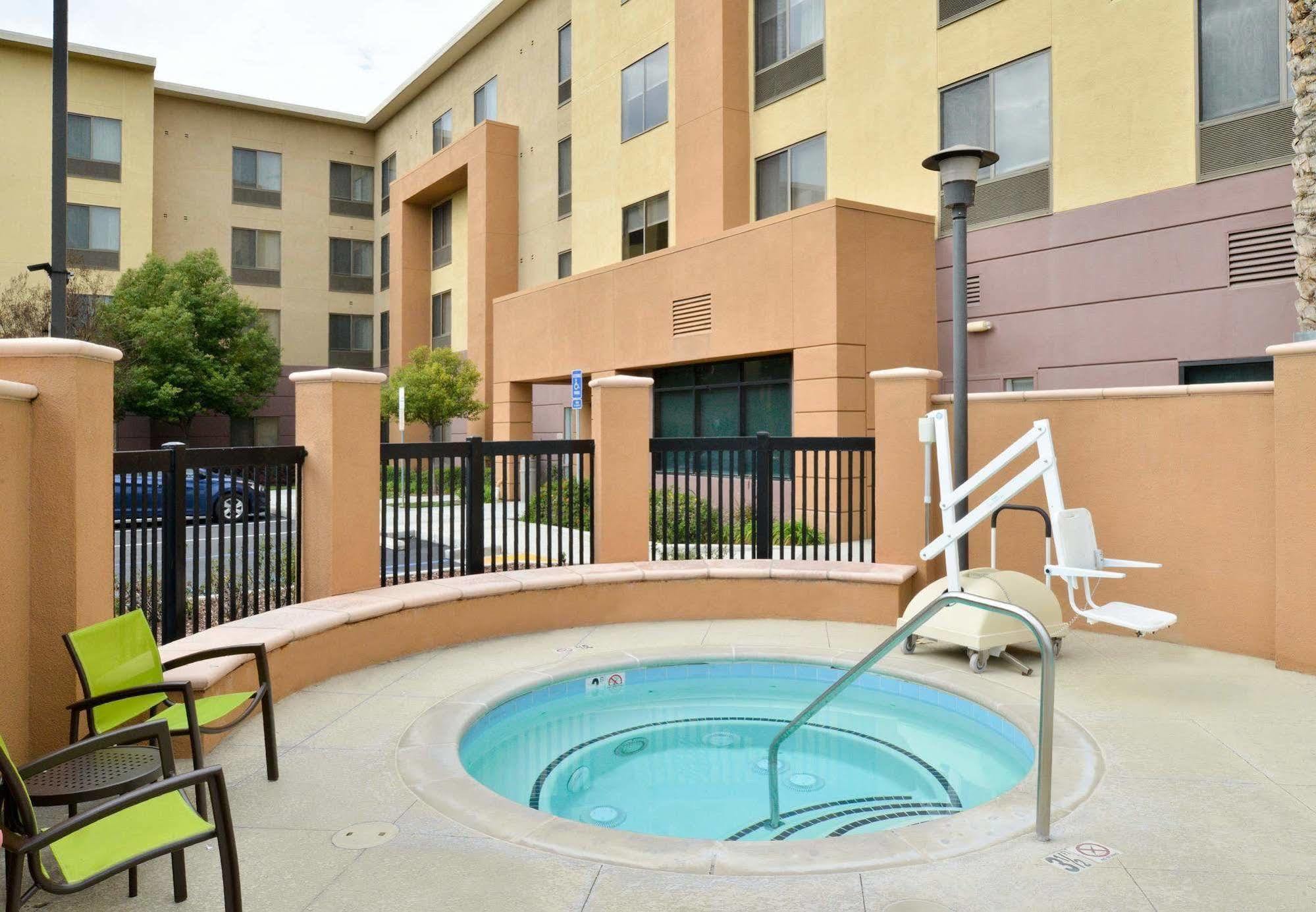 Springhill By Marriott Riverside Hotel